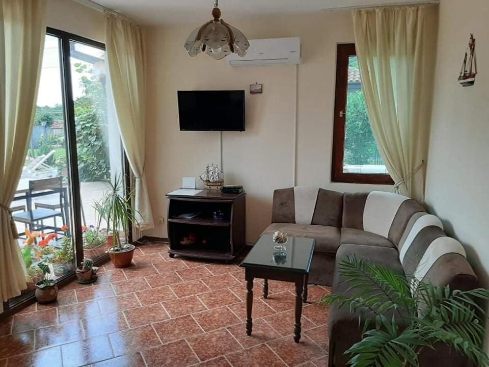 Guesthouse Oasis-Shabla Exterior foto